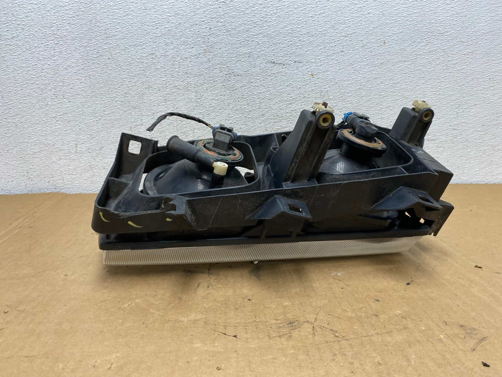 1992 to 1999 BMW 3 series E36 Left Driver LH Side Headlight AD2764 DW7