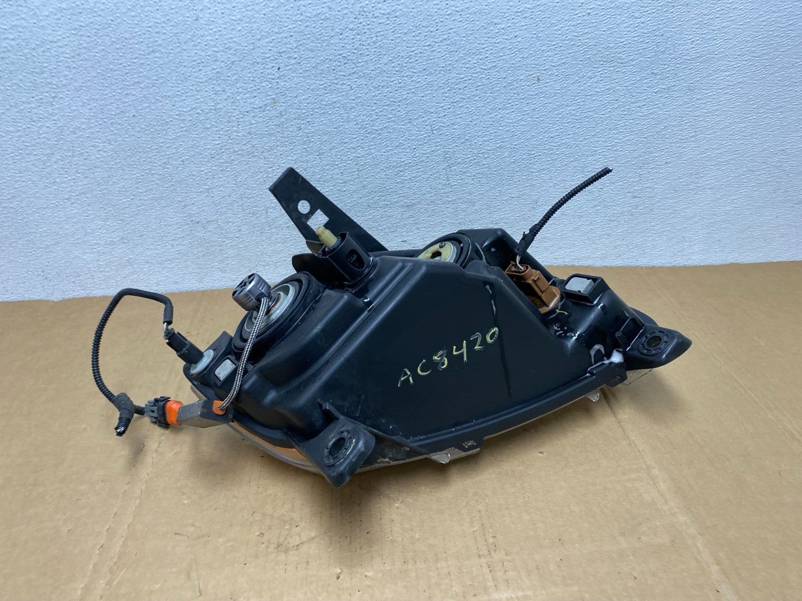 2011 to 2013 Jeep Grand Cherokee Halogen Left Driver Lh Headlight AC8420 DW8