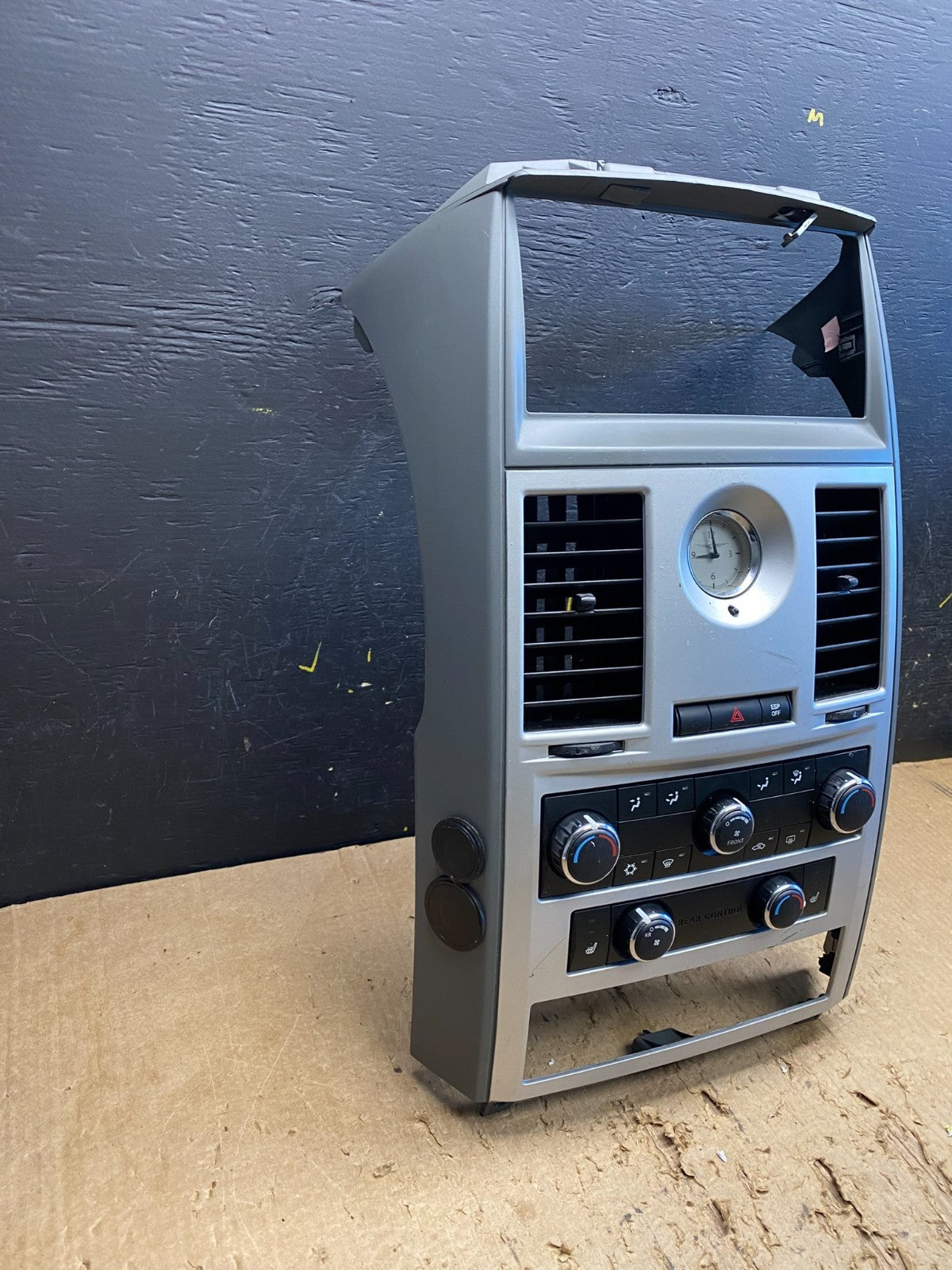 2008-2010 Dodge Grand Caravan Radio Bezel Climate Control Heat AC Heat Z9913 DG2