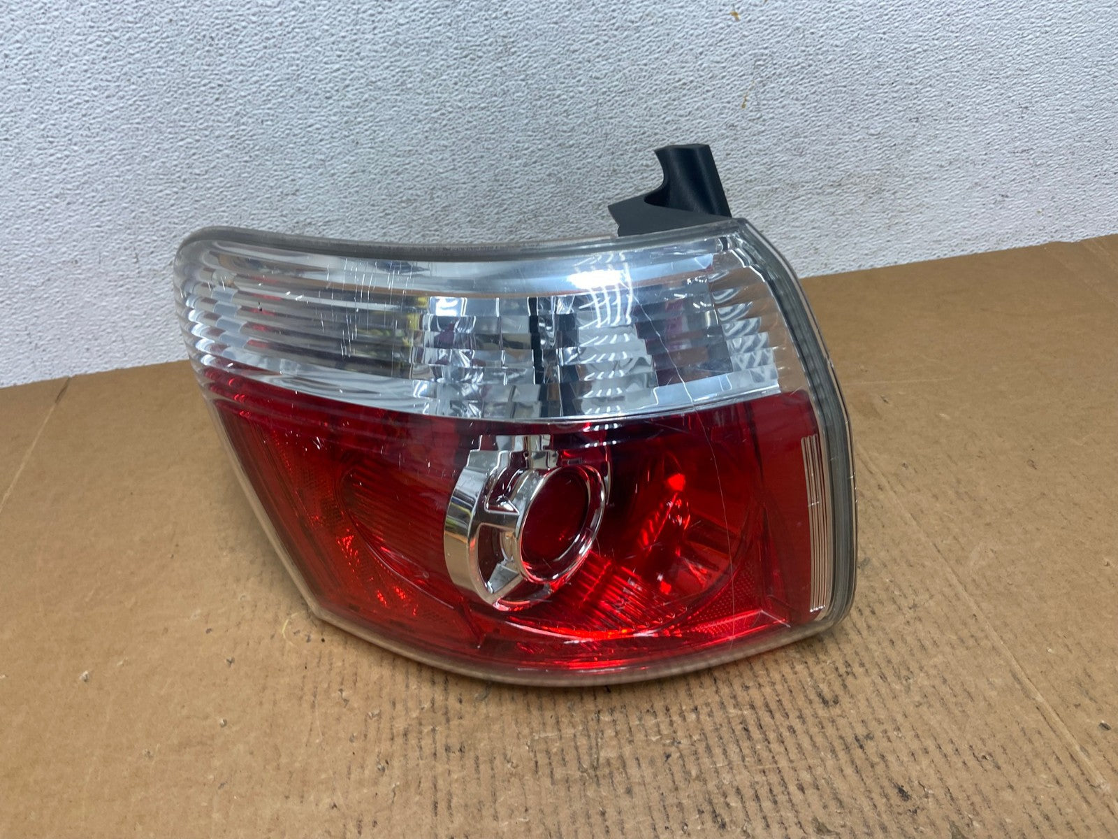 2007 to 2012 GMC Acadia Tail Light Left Driver Lh Side AE0505 LK0