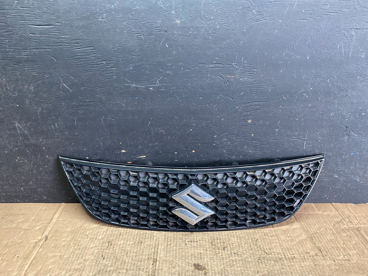 2010 to 2013 Suzuki SX4 Sedan Front Upper Grill Grille O6156 OEM DG0