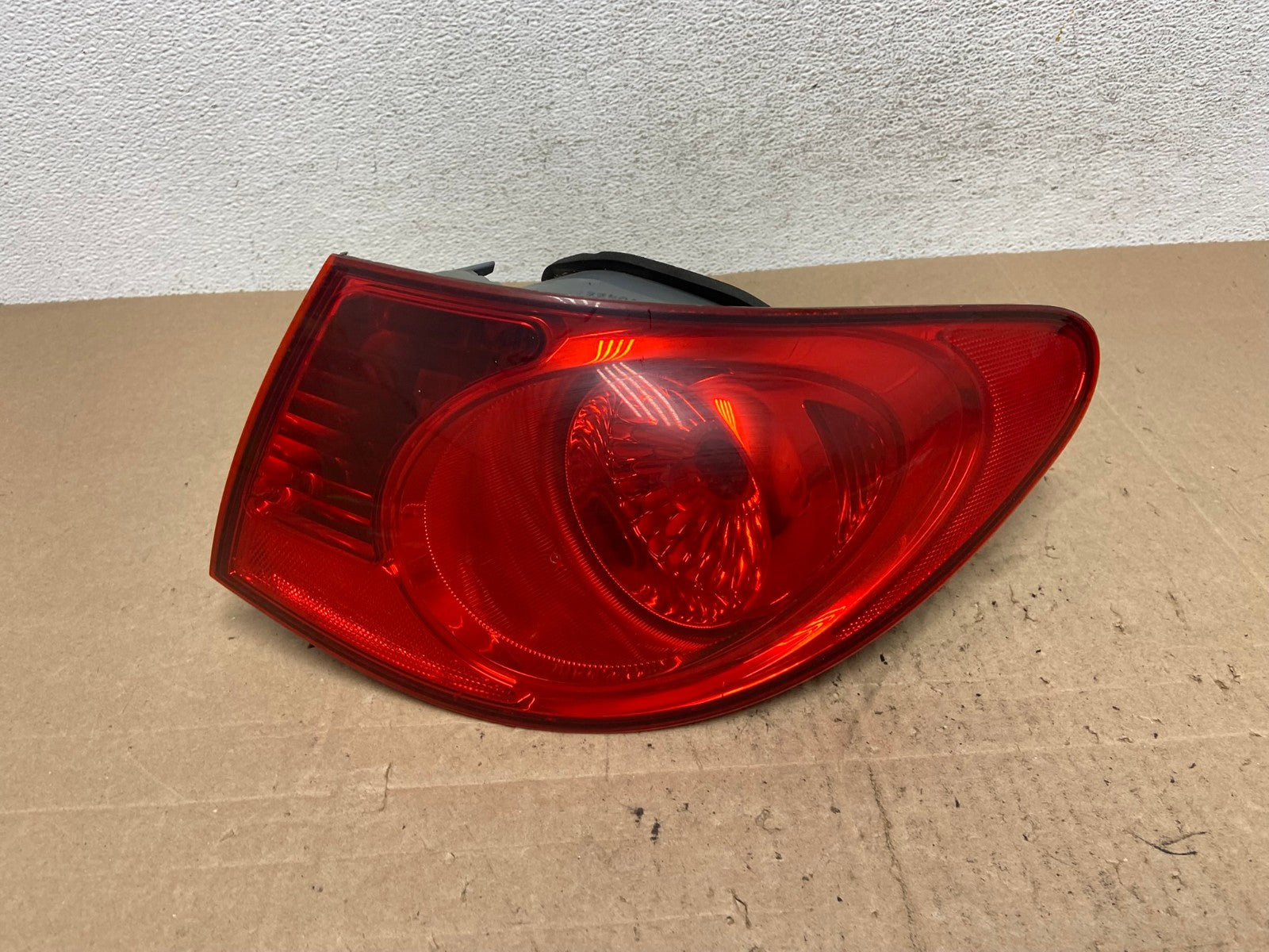 2007 to 2010 Hyundai Elantra Sedan Right Passenger Side Tail Light AE6434 LK0