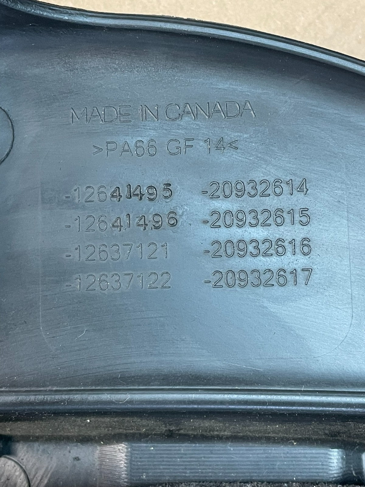 2010 to 2012 Cadillac SRX 3.6L Plastic Engine Cover Shield AD8428 DG4