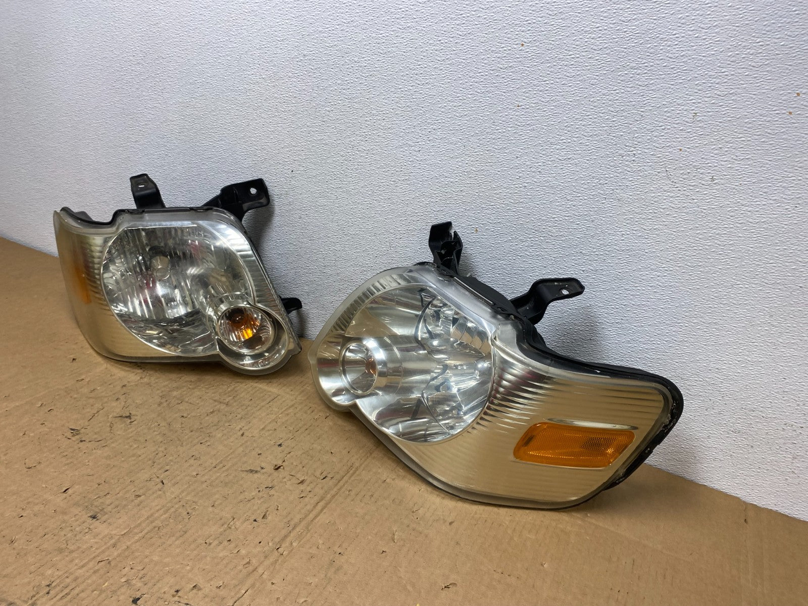 2006 2007 2008 2009 2010 Ford Explorer Left+Right Set Headlights AC8324 DW1