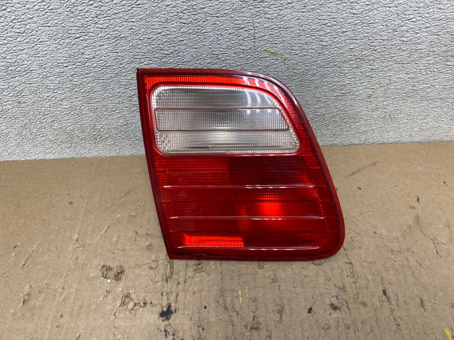 1995-1999 Mercedes-Benz E W210 Wagon Left Driver LH Tail Light Inner R9702 DW0