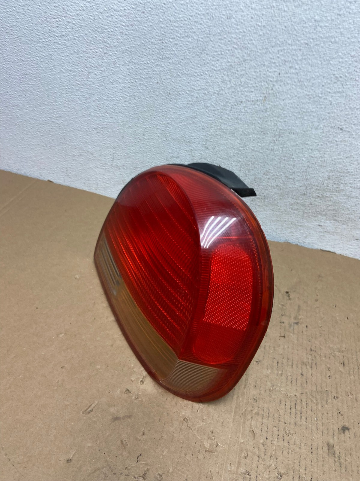1999 2000 2001 Hyundai Sonata Right Passenger Rh Side Tail Light AD8018 LK1