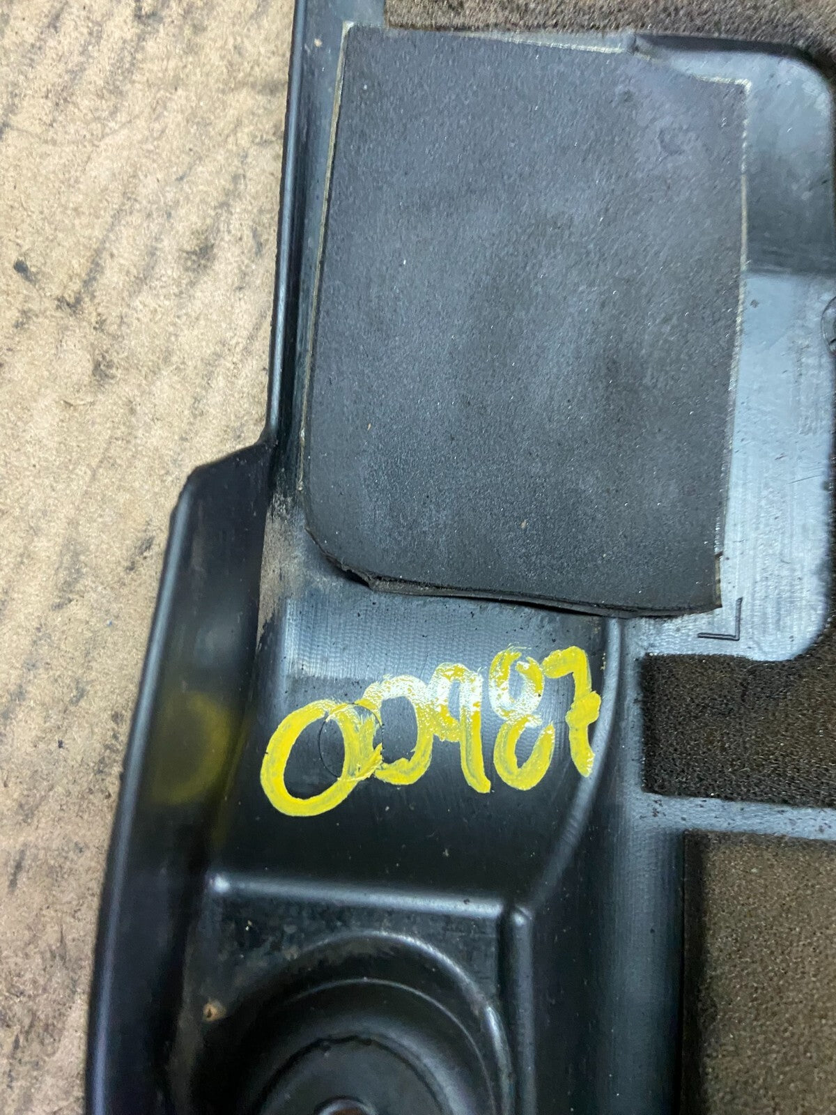 2007 to 2013 Nissan Altima 2.5 L Engine Cover O0987 DG9