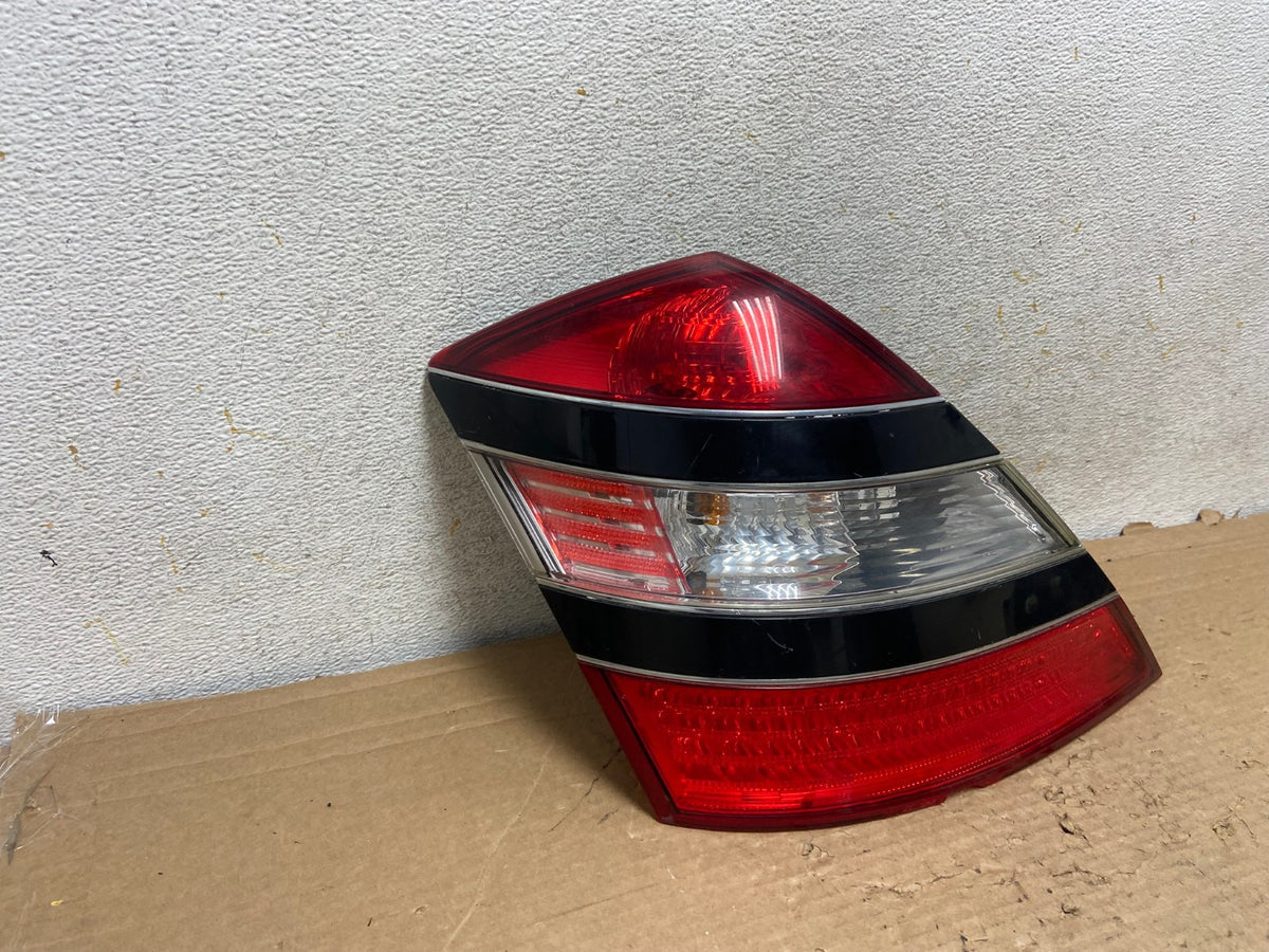 2007 - 2009 Mercedes-Benz S-Class Tail Light Left Driver LH Side AH9194 LK1