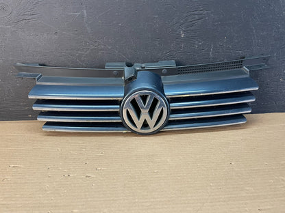 1999-2005 Volkswagen Jetta Front Upper Grille Grill Chrome AE8727 DG0