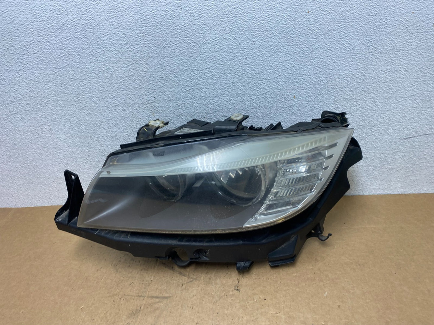 2009-2011 Bmw 3 Series 328i 4/D Sedan Left Driver Headlight Halogen AD6255 DW0