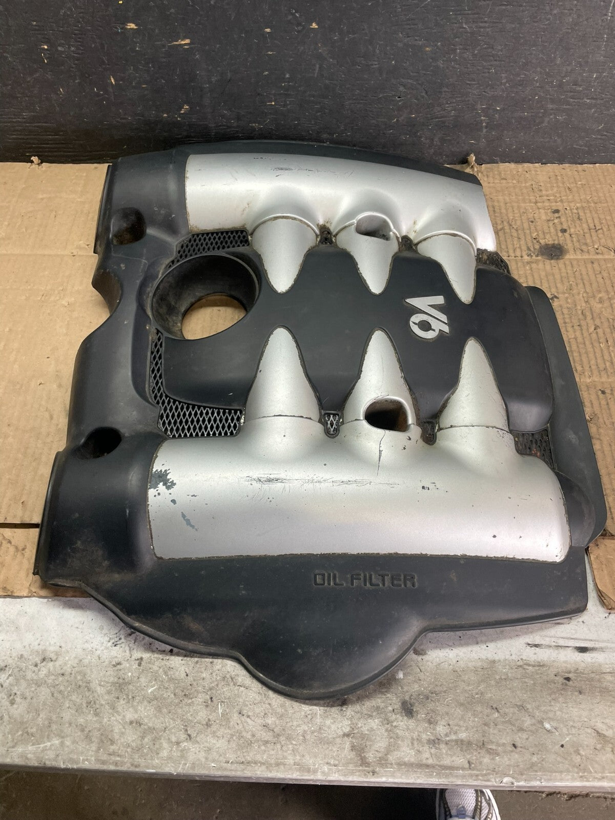 2006 to 2008 Kia Sedona V6 3.8L Engine Motor Cover M2590 PS3