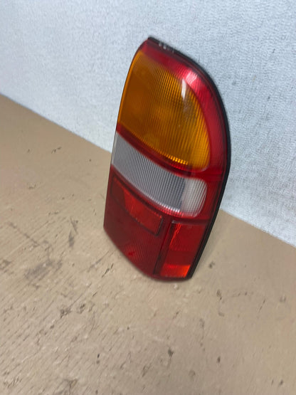1999 to 2003 Suzuki XL-7 Vitara Passenger Right Rh Side Tail Light AE8765 LK1