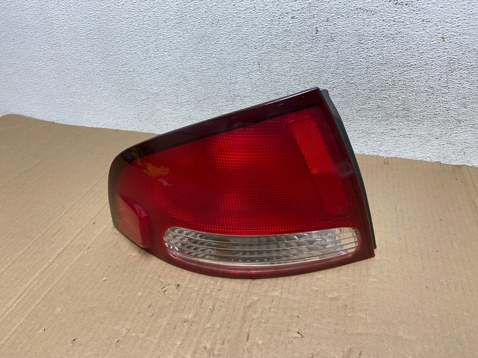 2000 2001 2002 2003 Nissan Sentra Left Driver Side Tail Light AE8949 LK0