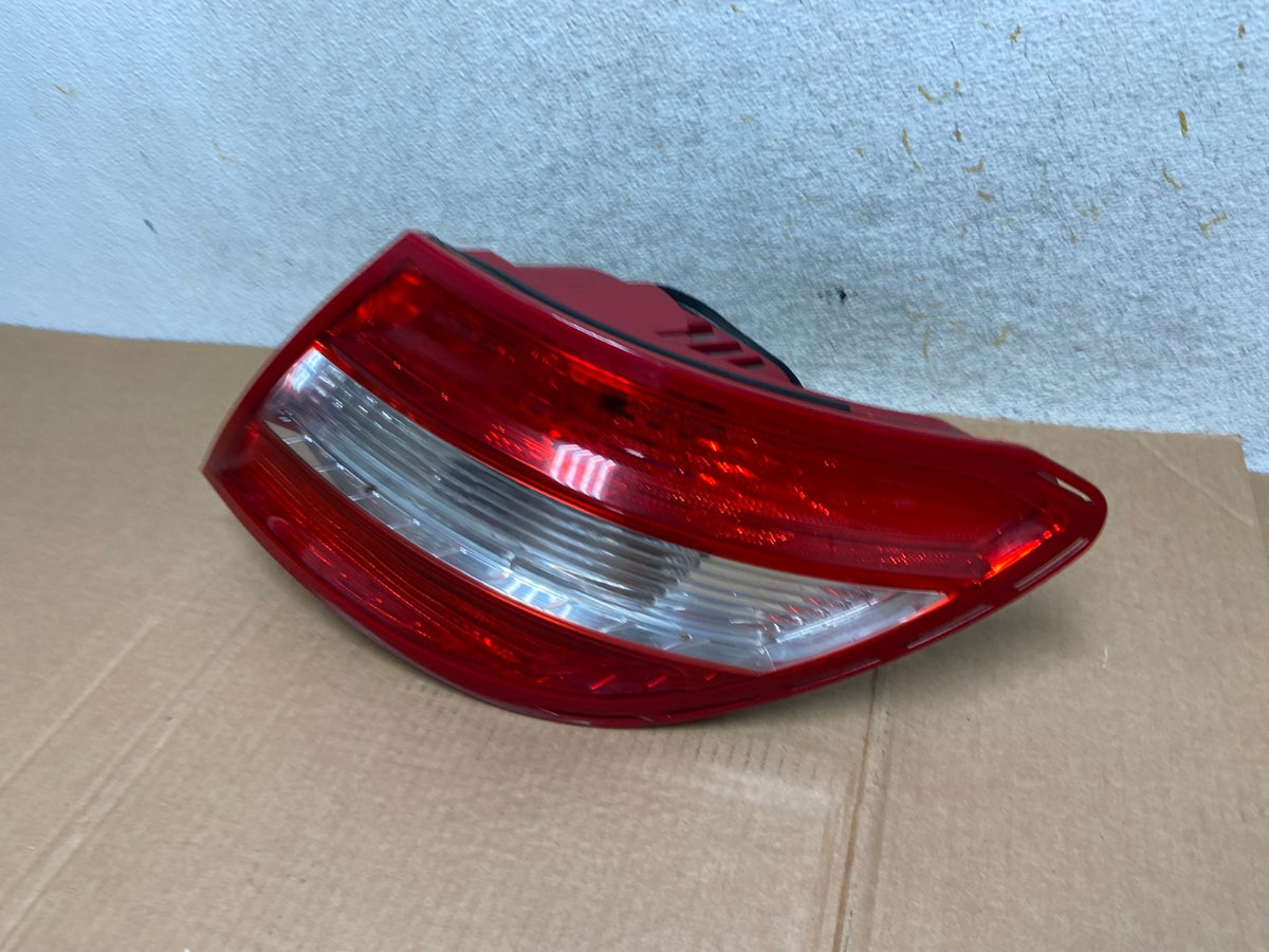 2008 2009 2010 2011 Mercedes C-Class Right Passenger Tail Light AI3735 LK1