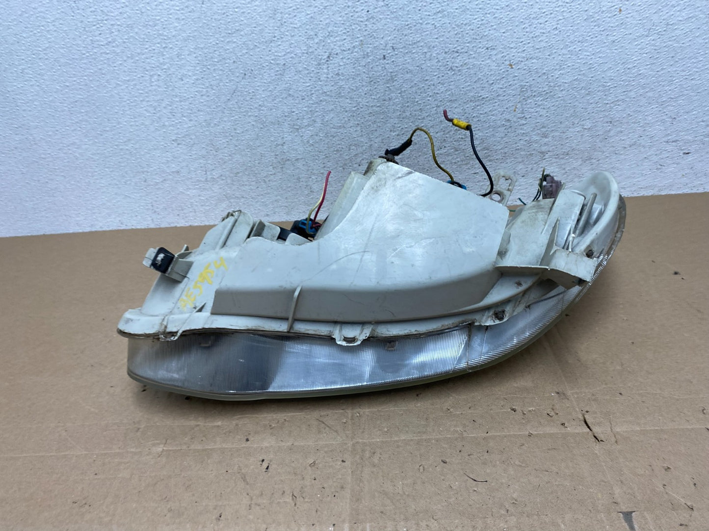 2005 to 2008 Toyota Corolla Right Passenger RH side Headlight AE5954 DW7