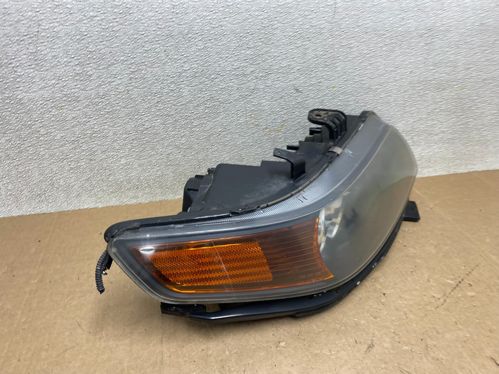 2004 to 2006 Acura TSX Right Passenger RH Side Xenon HID Headlight OEM W8773 DW2