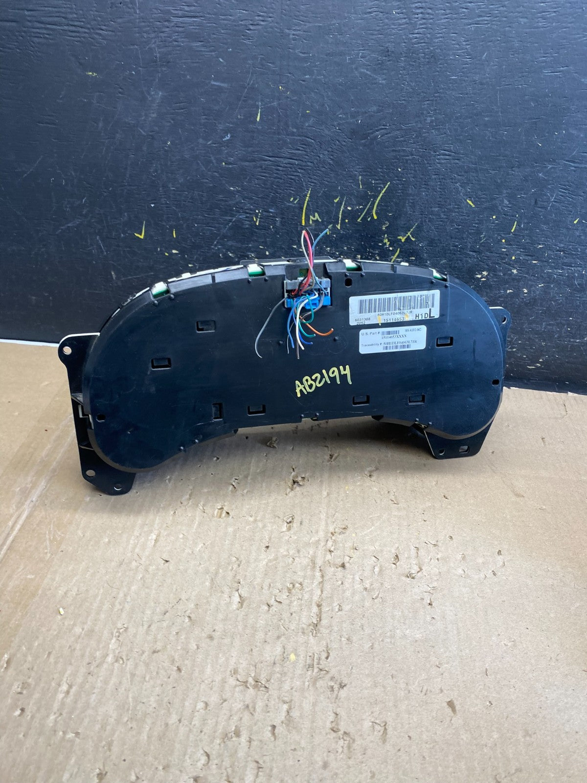 2003 to 2006 Chevrolet Silverado Yukon Cluster Gauge Speedometer  AB2194 DG3