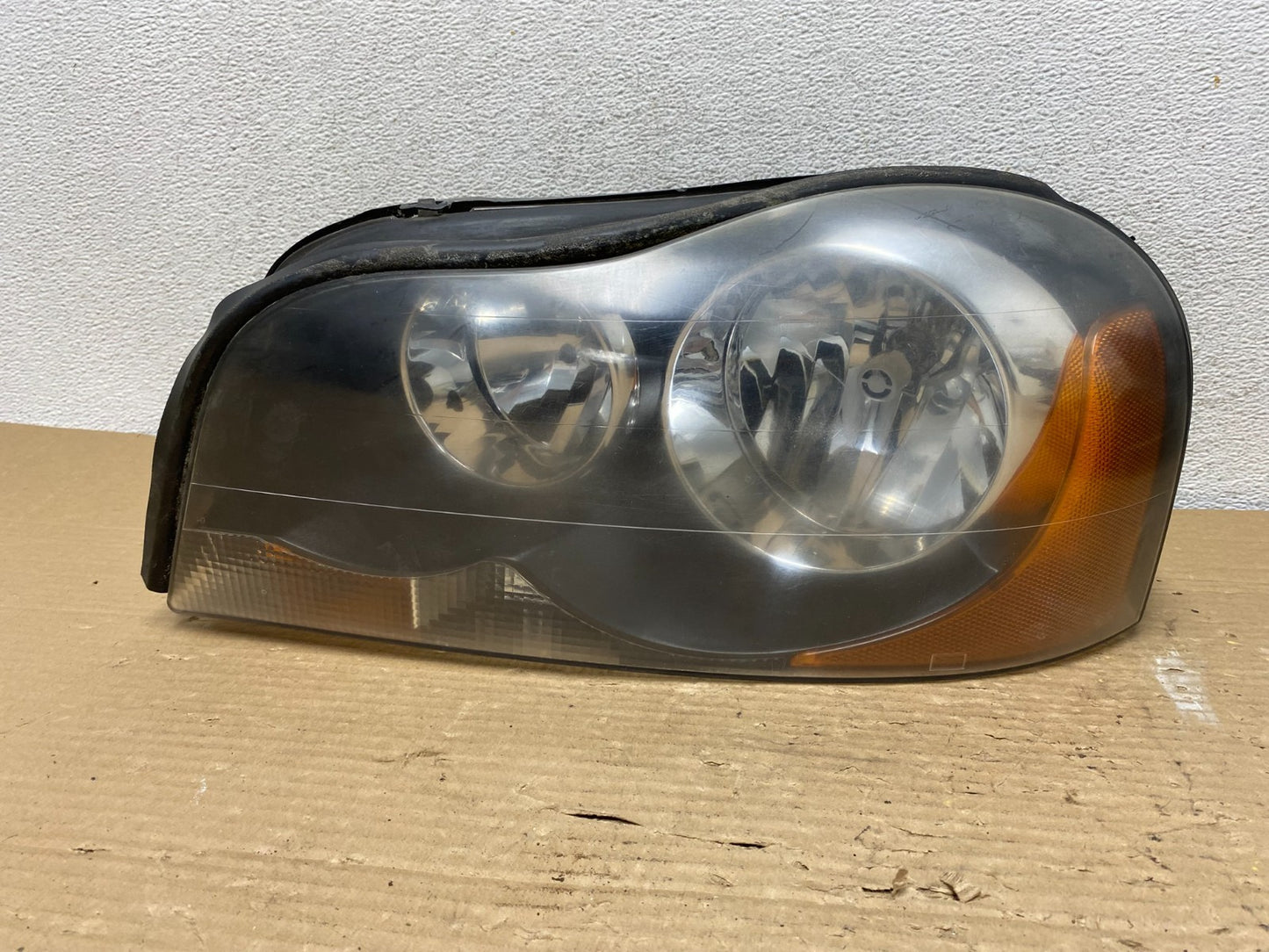 2003-2013 Volvo XC90 Left Driver LH Side Halogen Headlight AG9119 DW0
