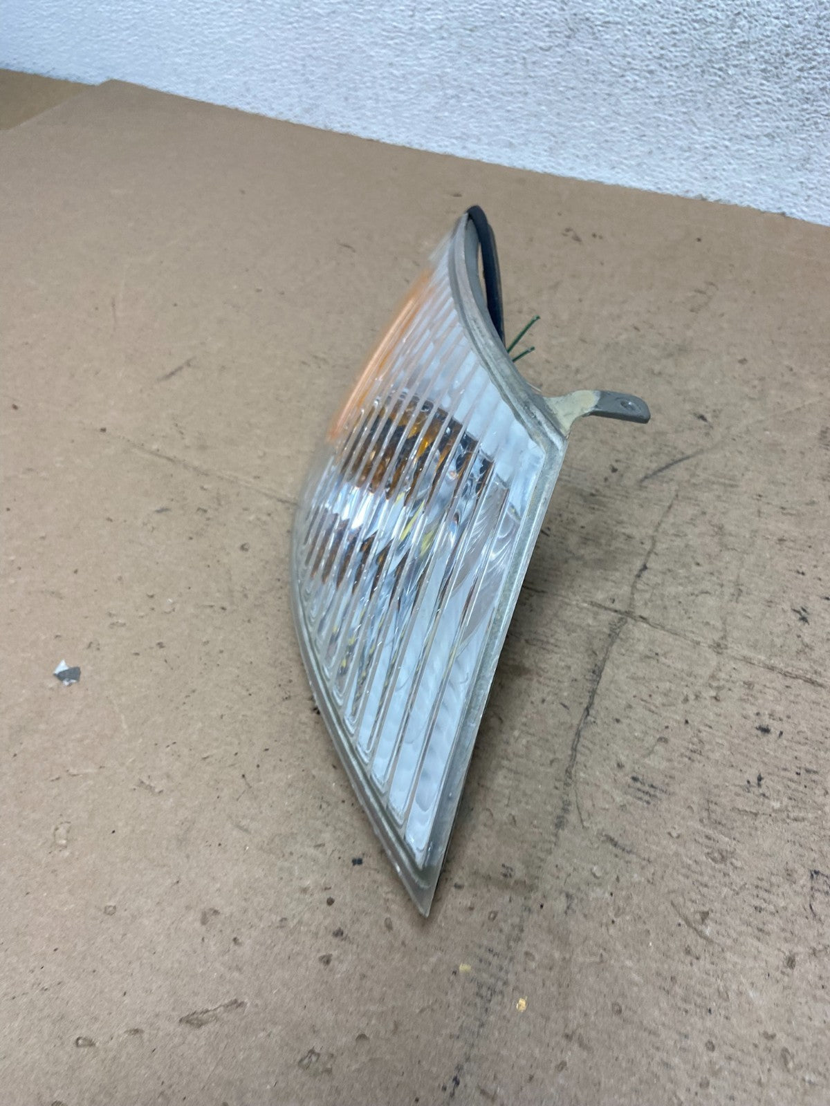 2000 to 2001 Lexus ES300 Right Passenger RH Side Turn Signal AF5128 DW1