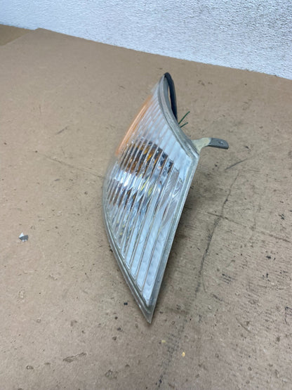 2000 to 2001 Lexus ES300 Right Passenger RH Side Turn Signal AF5128 DW1