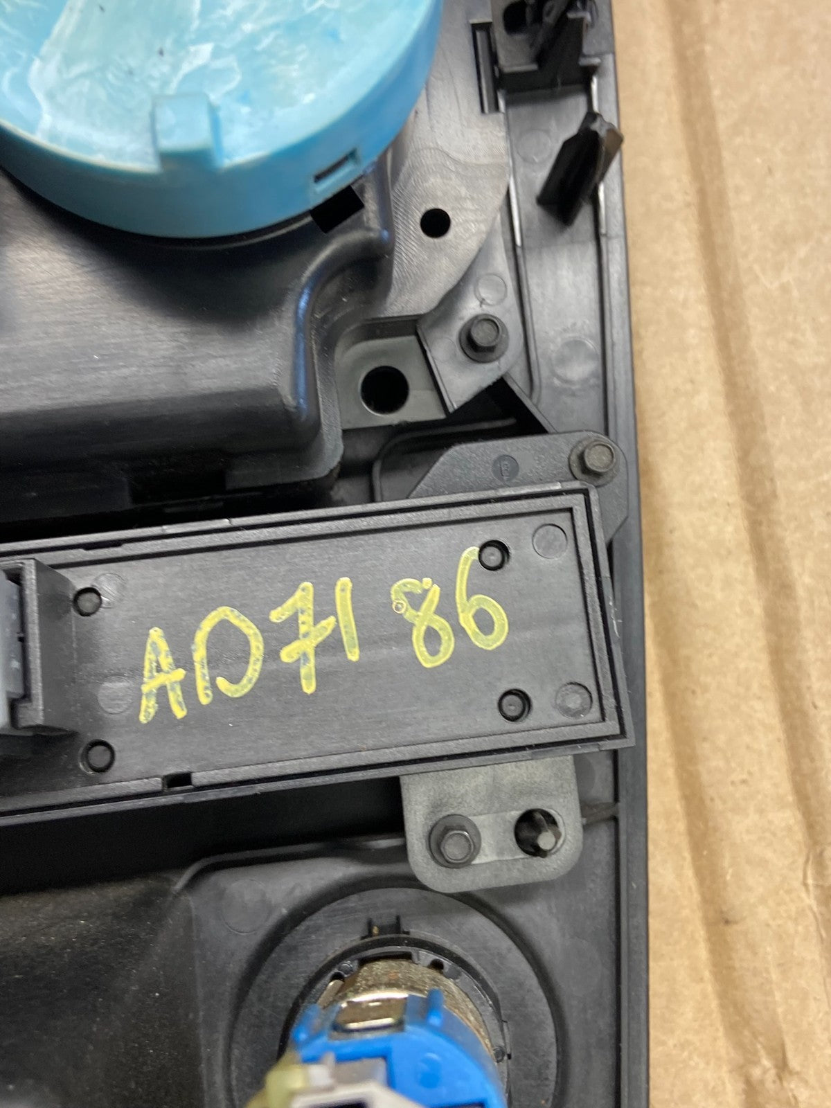 2005 2006 2007 Jeep Commander Grand Cherokee A/C Climate Control AD7186 DG8