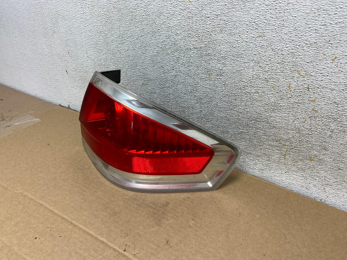 2008 2009 2010 2011 Ford Focus Sedan Right Passenger Tail Light AH7748 LK2