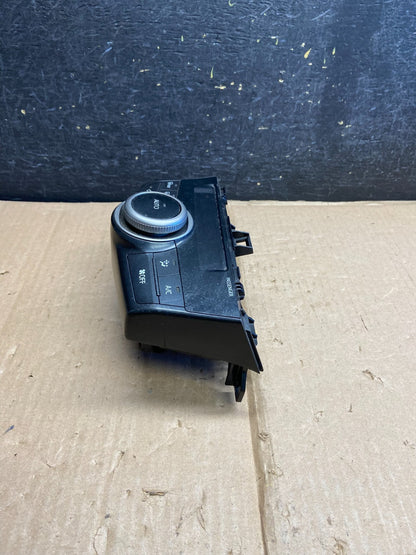 2015 - 2018 Toyota Prius V A/C Heater Climate Control Unit Switch AH5644 DG2