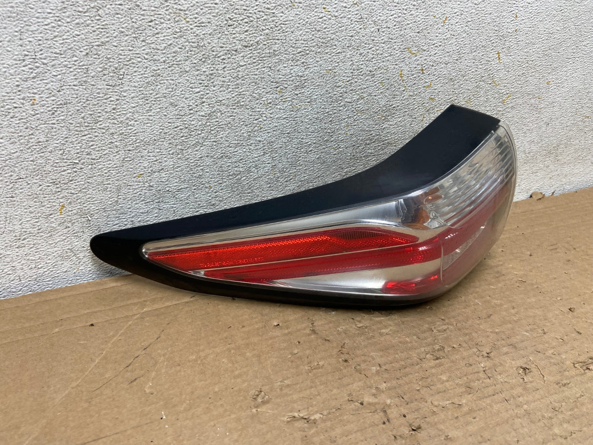 2015 to 2018 Nissan Murano Left Driver Lh Side Tail Light AH9028 LK1