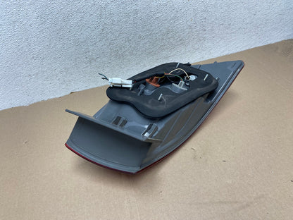 2009 to 2010 Hyundai Sonata Right Passenger Side Tail Light AG6806 LK4