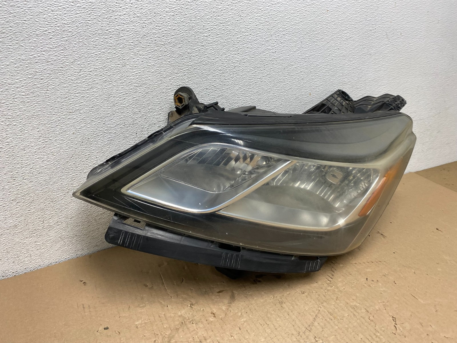 2013-2017 Chevrolet Traverse Left Driver LH Side Headlight Halogen AF3222 DW2