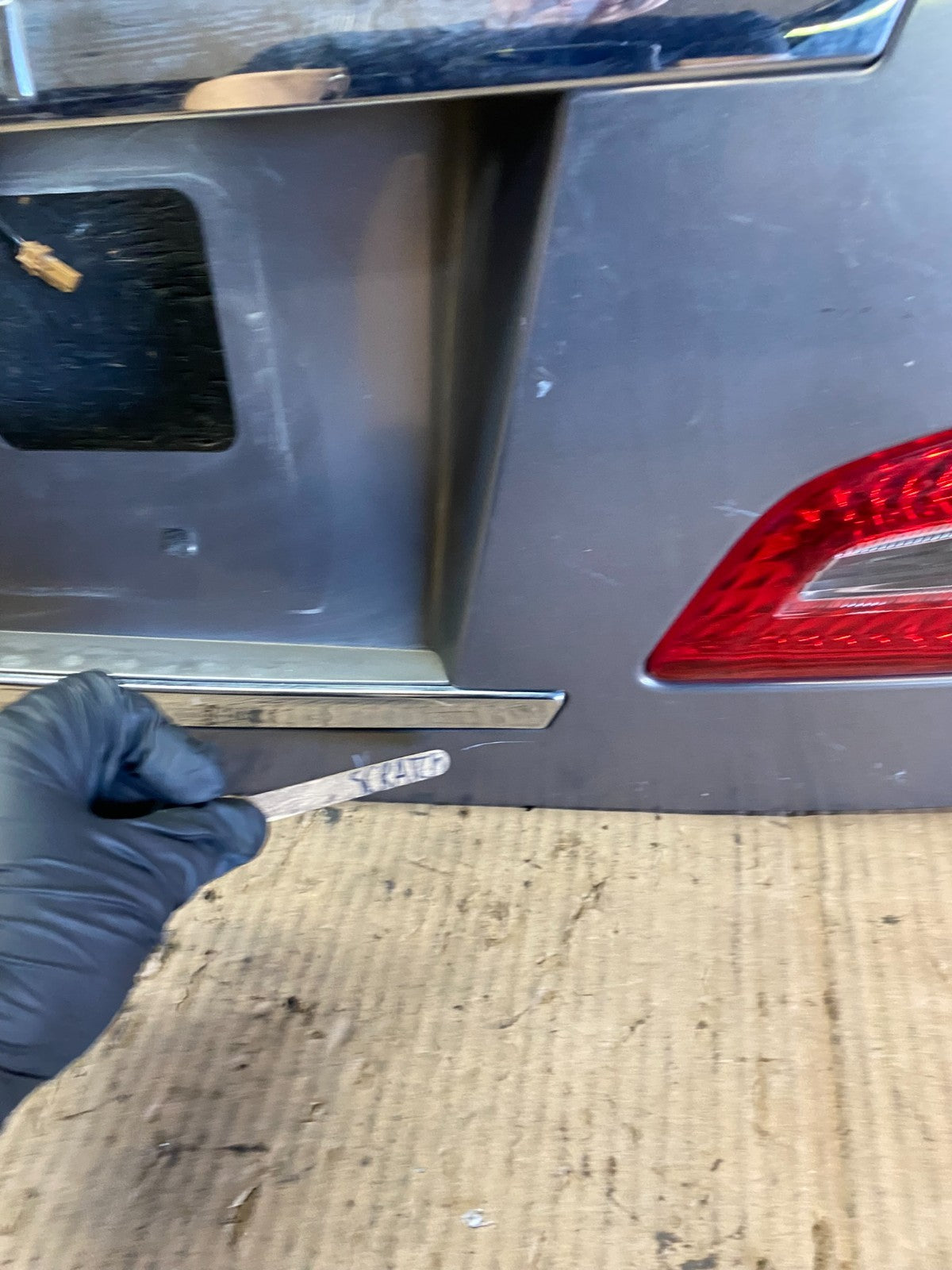 2008 to 2010 Infiniti M35 M45 Rear Trunk Panel Trim Molding Q0377 DG6
