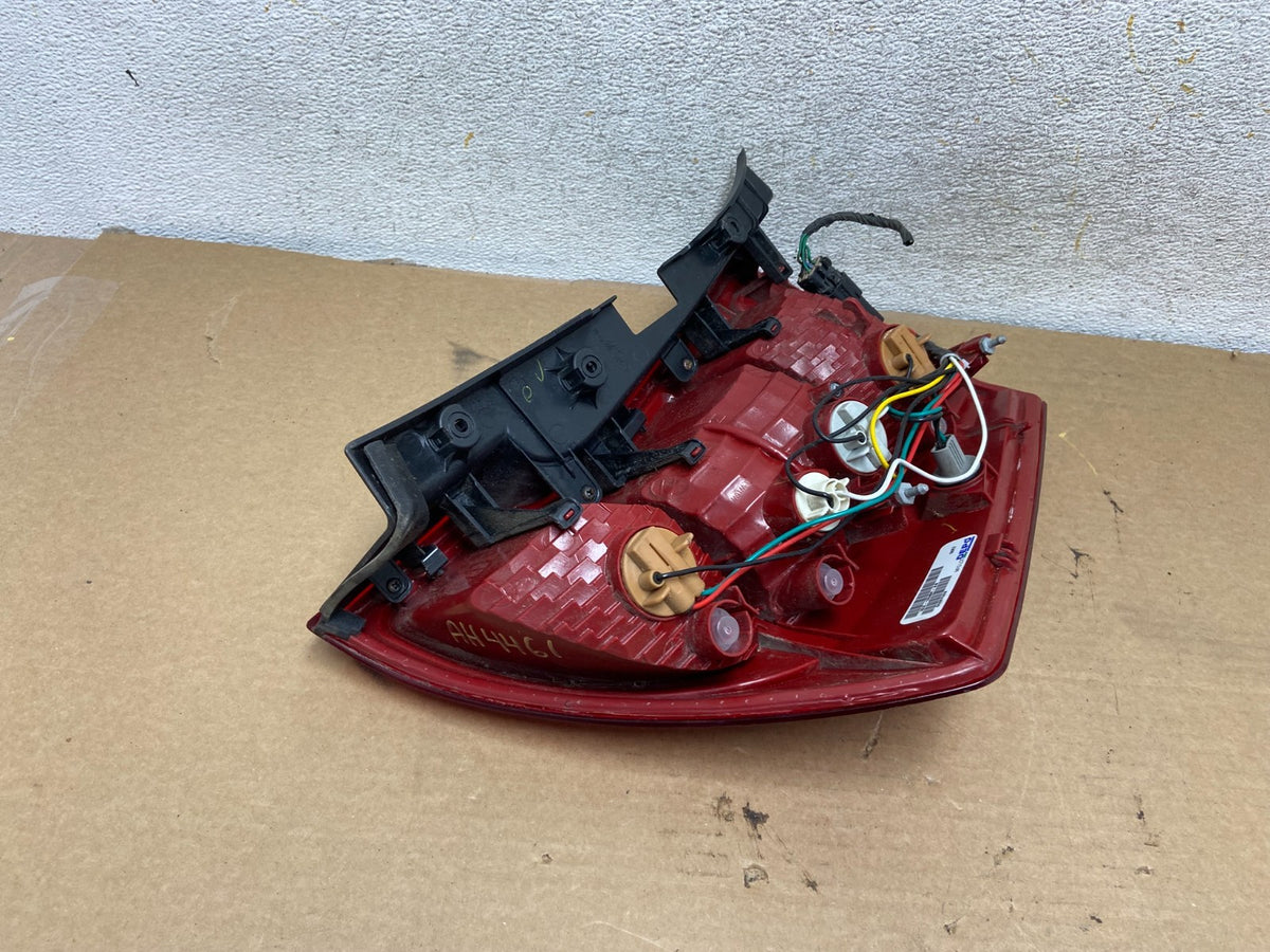 2007 2008 2009 2010 2011 2012 Kia Rondo Right Passenger Tail Light AH4461 DW4