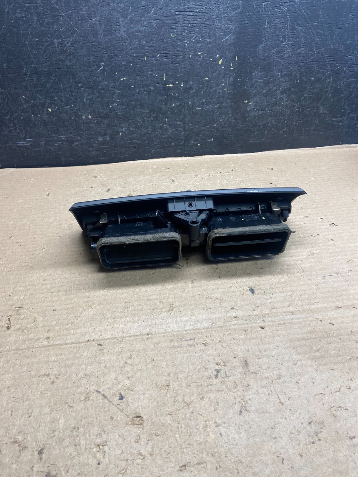 2004 to 2010 BMW X3 Center Console Dash Air Vent AH5392 DG3