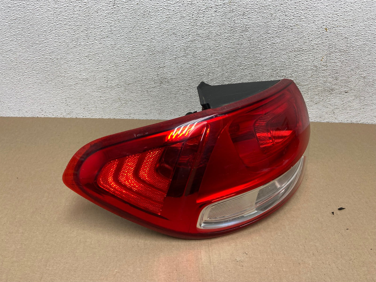 2016 2017 2018 Kia Sorento Left Driver LH Tail Light AF5760 LK2