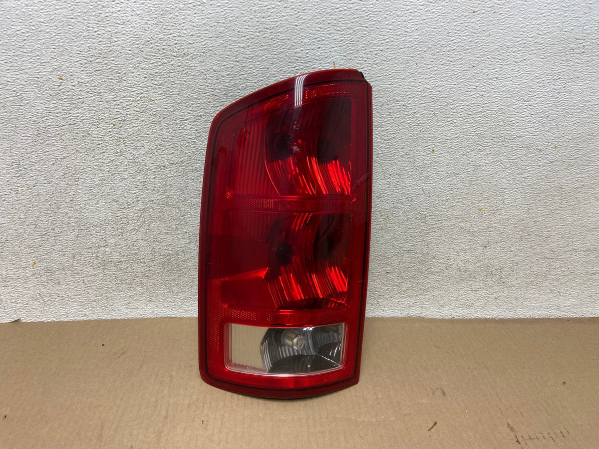 2002 to 2006 Dodge Ram 1500 Left Driver side Tail Light AH5711 LK0