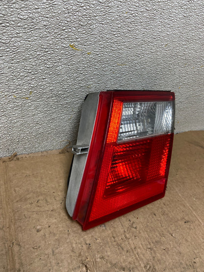 2002 2003 2004 2005 Saab 9-5 Sedan Right Passenger Inner Tail Light Oem AA42392