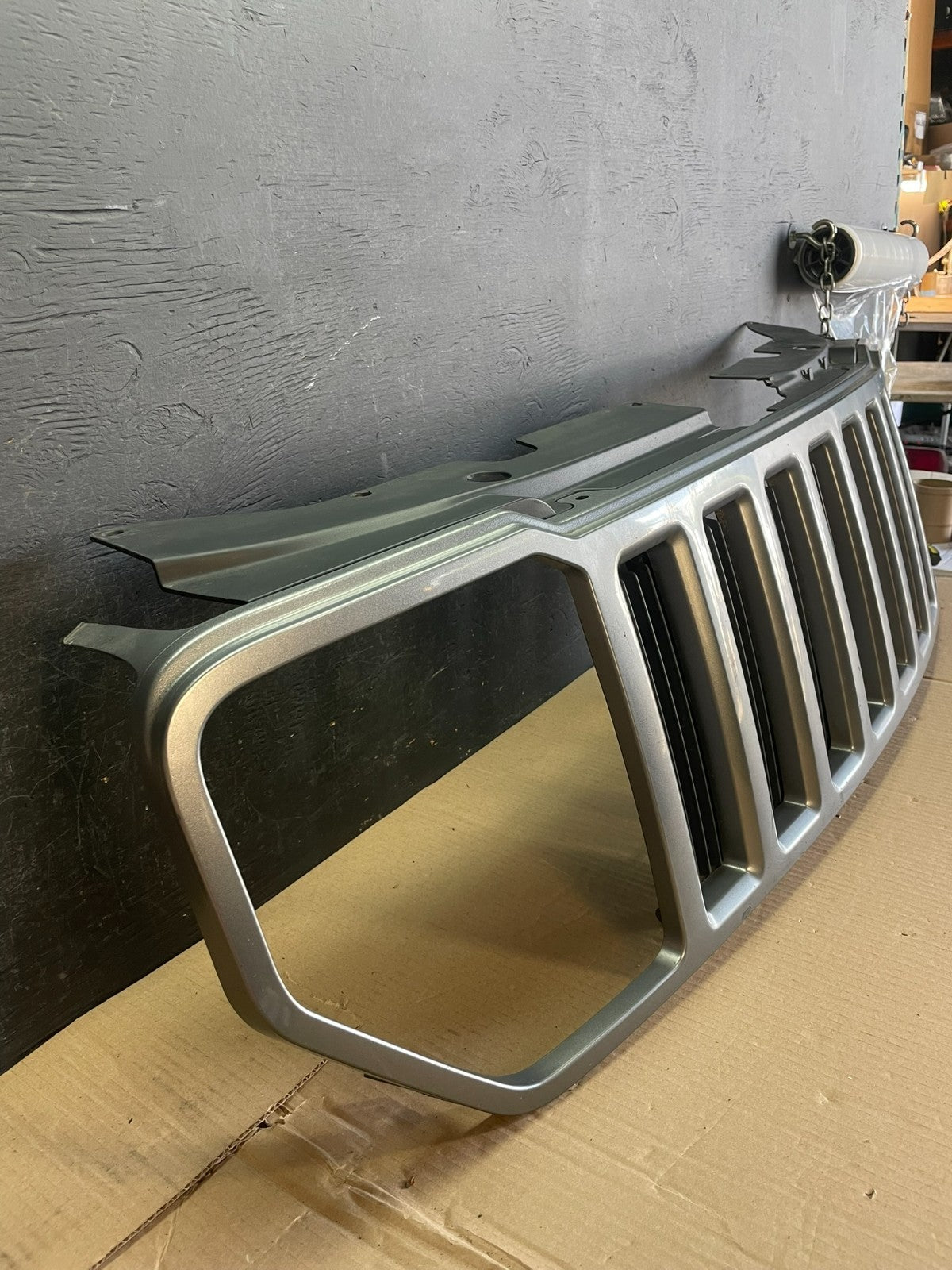 2008 to 2012 Jeep Liberty Front Upper Grill Grille Aftermarket AE3538 DG2