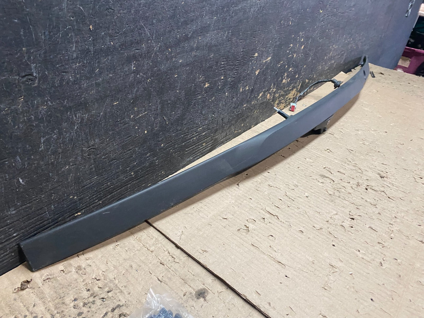 2016 - 2019 Ford Explorer Interceptor Rear Tailgate Molding With Camera X8143 DG2