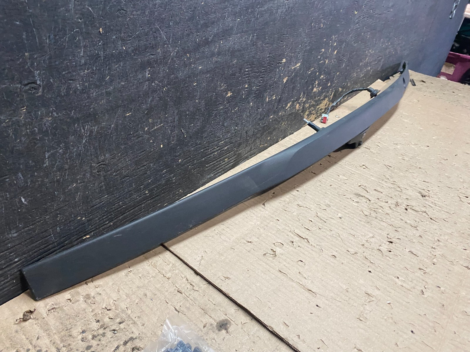 2016 - 2019 Ford Explorer Interceptor Rear Tailgate Molding With Camera X8143 DG2