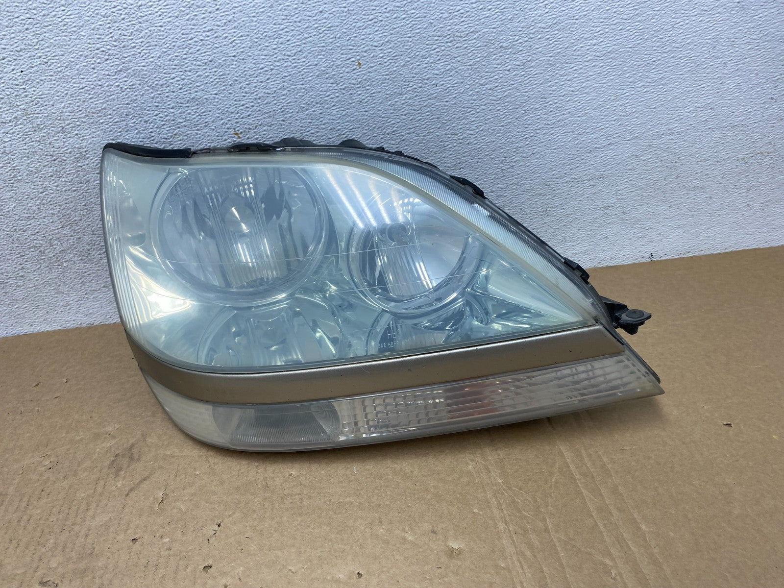 2001 2002 2003 Lexus RX300 Right Passenger Headlight Halogen AF9983 DW0