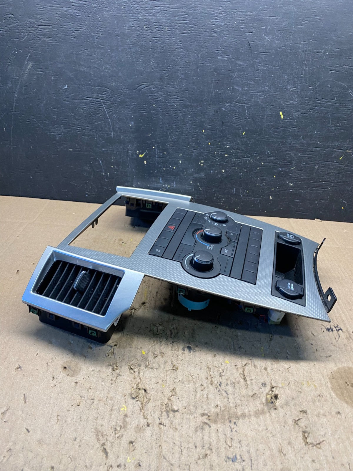 2008 to 2010 Jeep Grand Cherokee Center A/C Heater Climate Control P7894 DG4