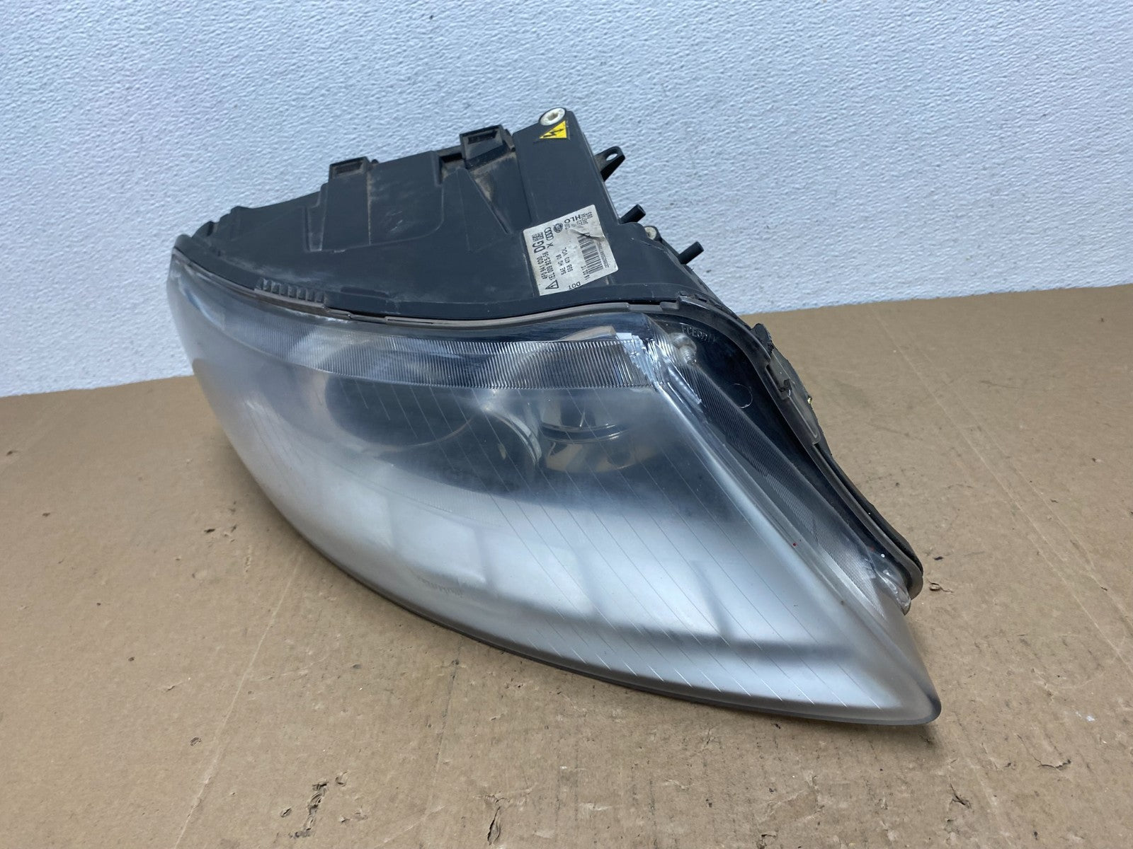2009-2011 Audi A6 Right Passenger RH Side Headlight Xenon HID AC5768 DW1