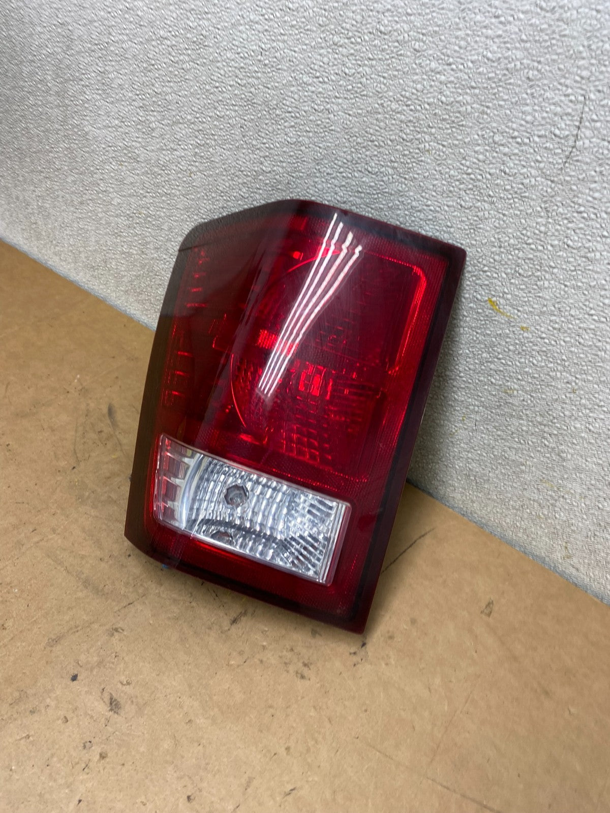 2007 2008 2009 2010 Jeep Grand Cherokee Left Driver Lh Tail Light Oem X5081 DW1