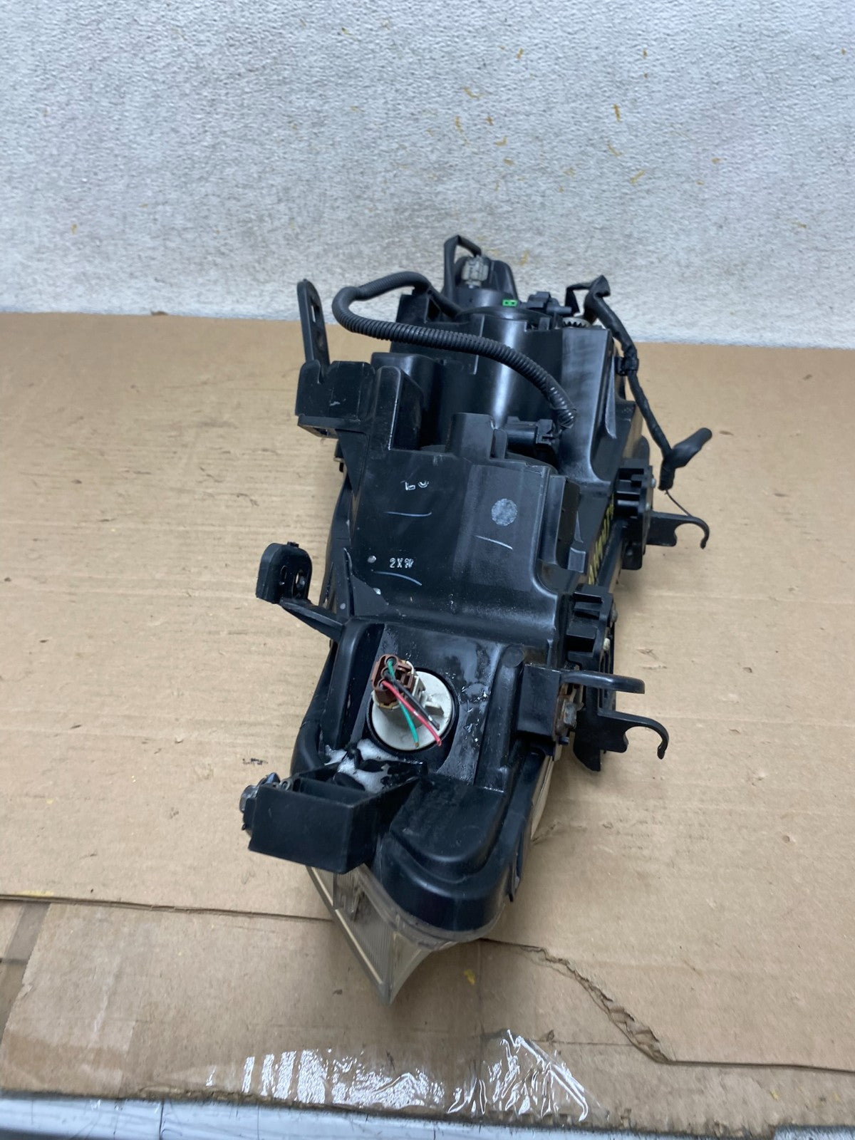 2011 to 2014 Nissan Murano Headlight Right Passenger Rh Halogen AH9434 DW7