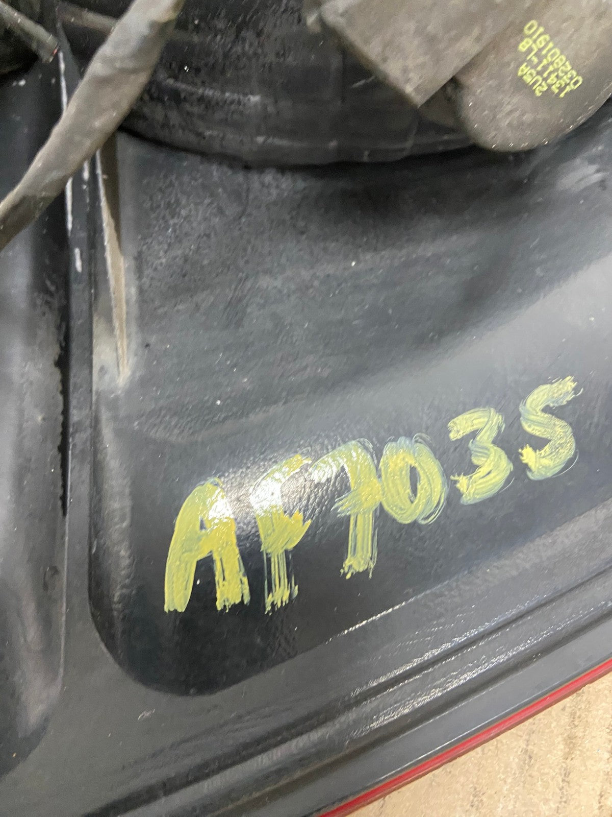 2003 2004 2005 2006 Ford Expedition Left Driver Lh Tail light AF7035 LK7