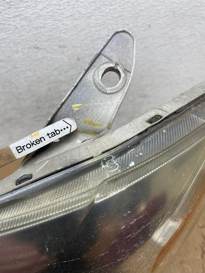 2003 to 2008 Toyota Matrix Left LH Side Halogen Headlight AD8129 DW6