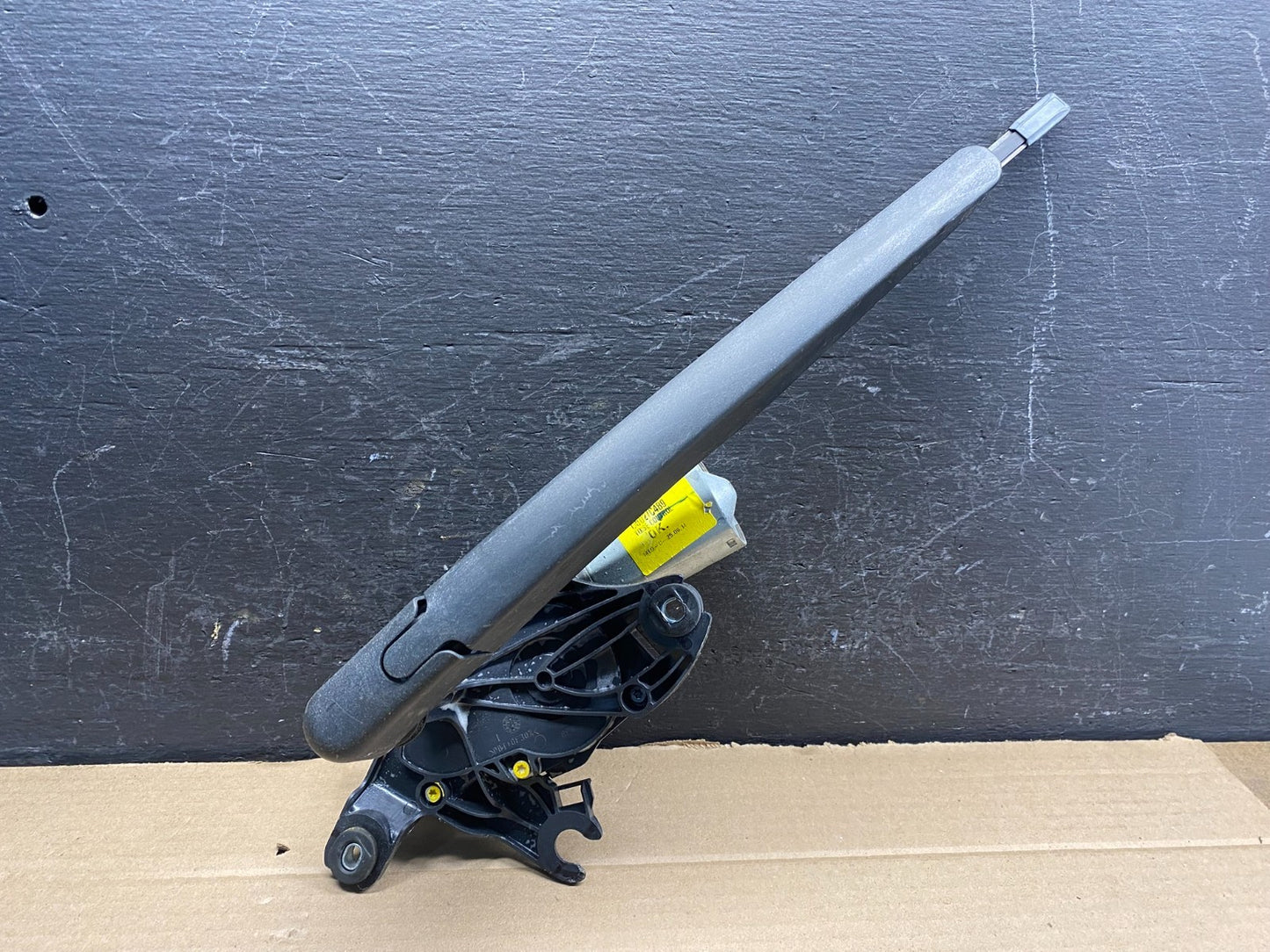 2011 to 2019 Ford Explorer Rear Windshield Wiper Motor ad9467 DG0