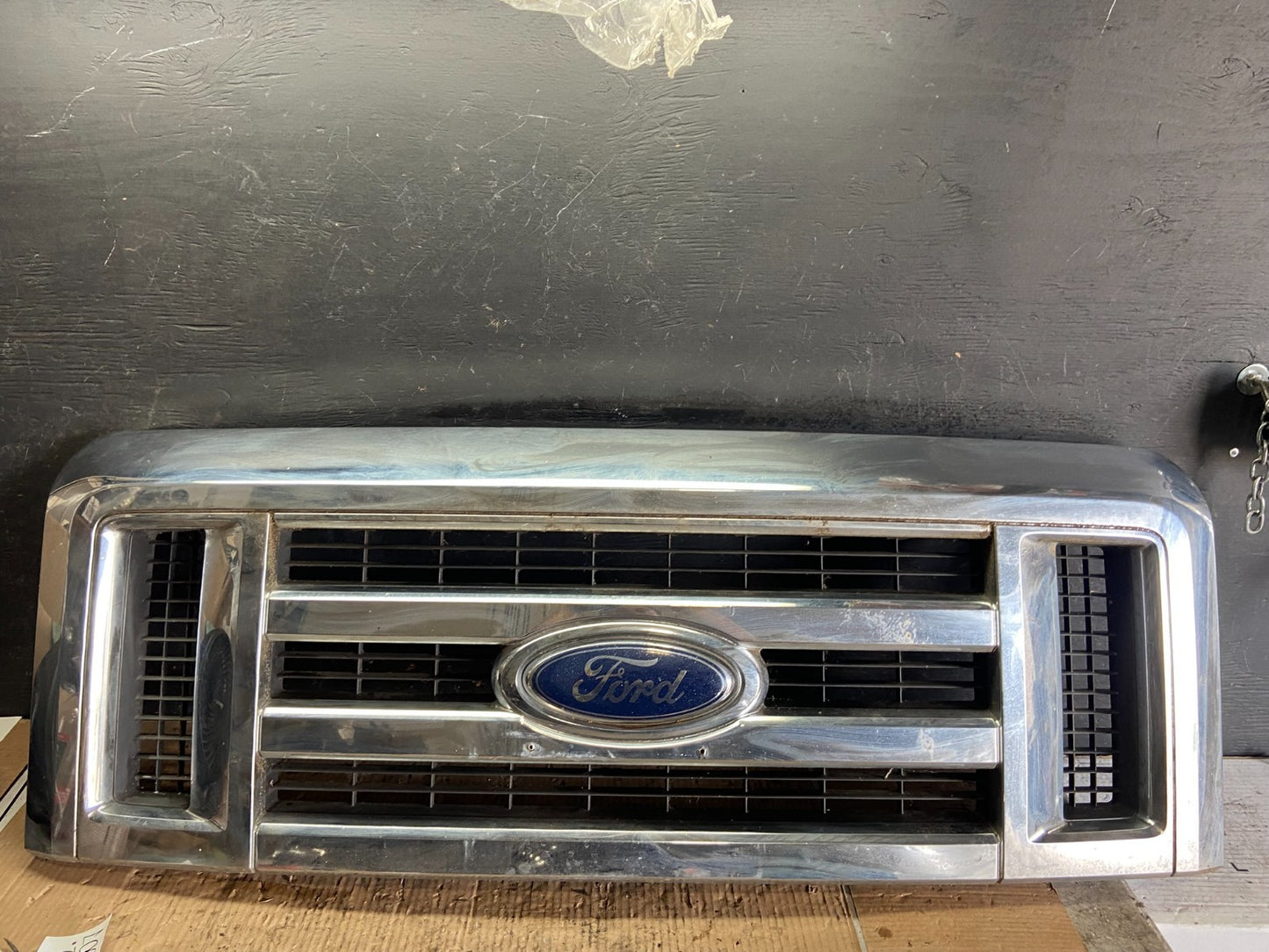 2008 to 2014 Ford Econoline E150 E250 Front Upper Chrome Grill Grille Q3363 DG0