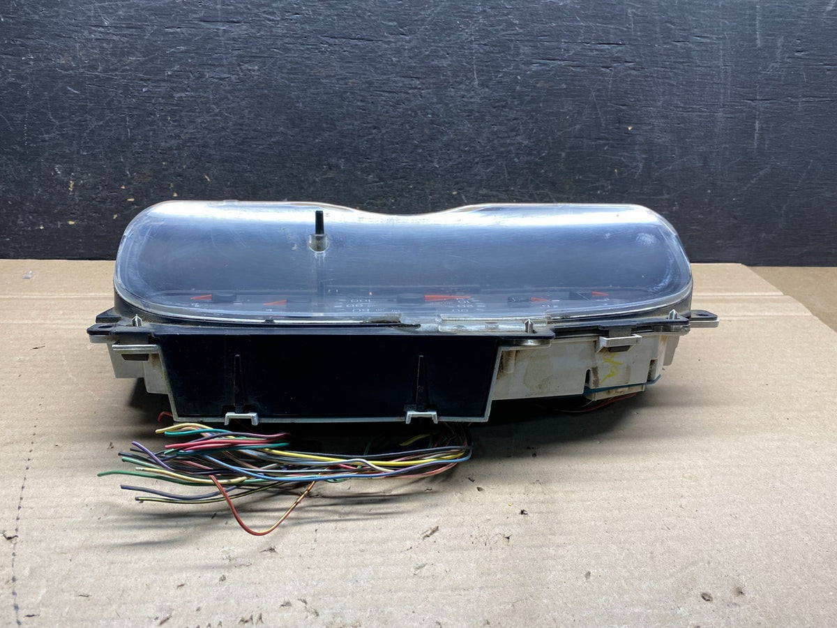2001 - 2002 Ford Econoline E250 E350 Van Speedometer Instrument Cluster AH7543DG3