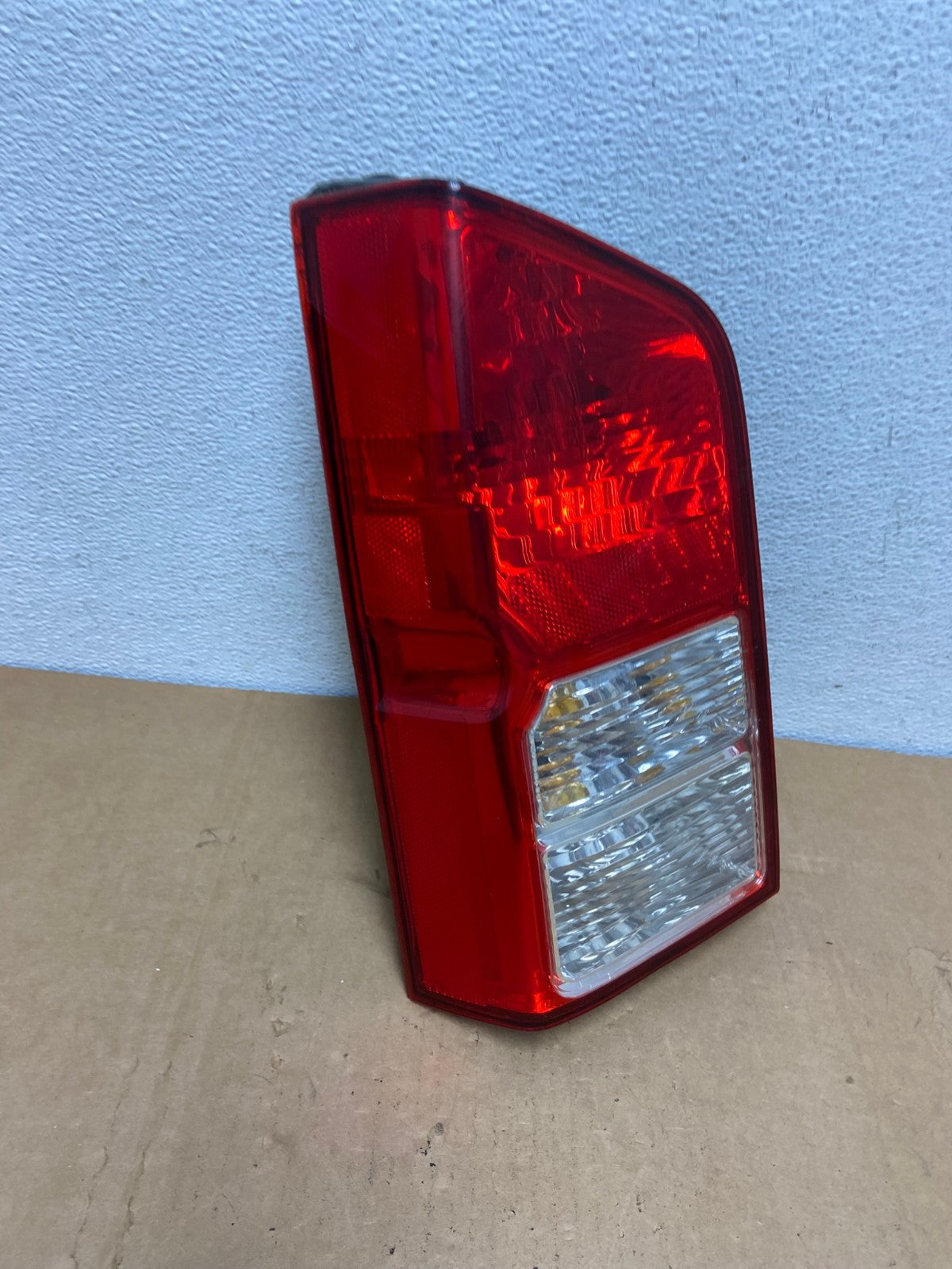 2005 to 2012 Nissan Pathfinder Tail light Left Driver Lh Side AC8429 LK2
